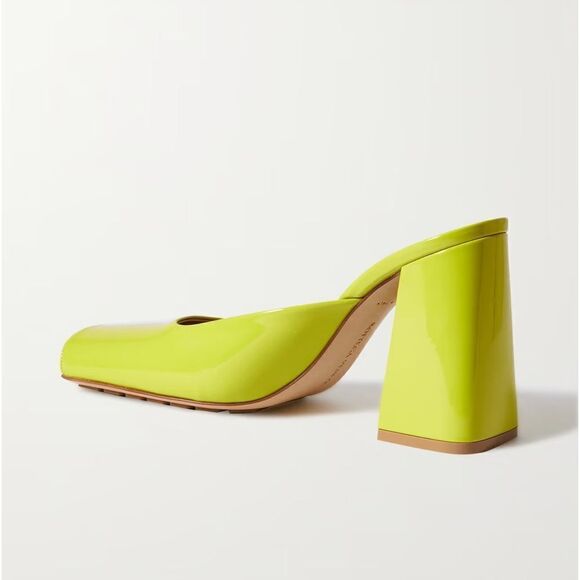 Bottega Veneta Patent Mules - Picture 3 of 10